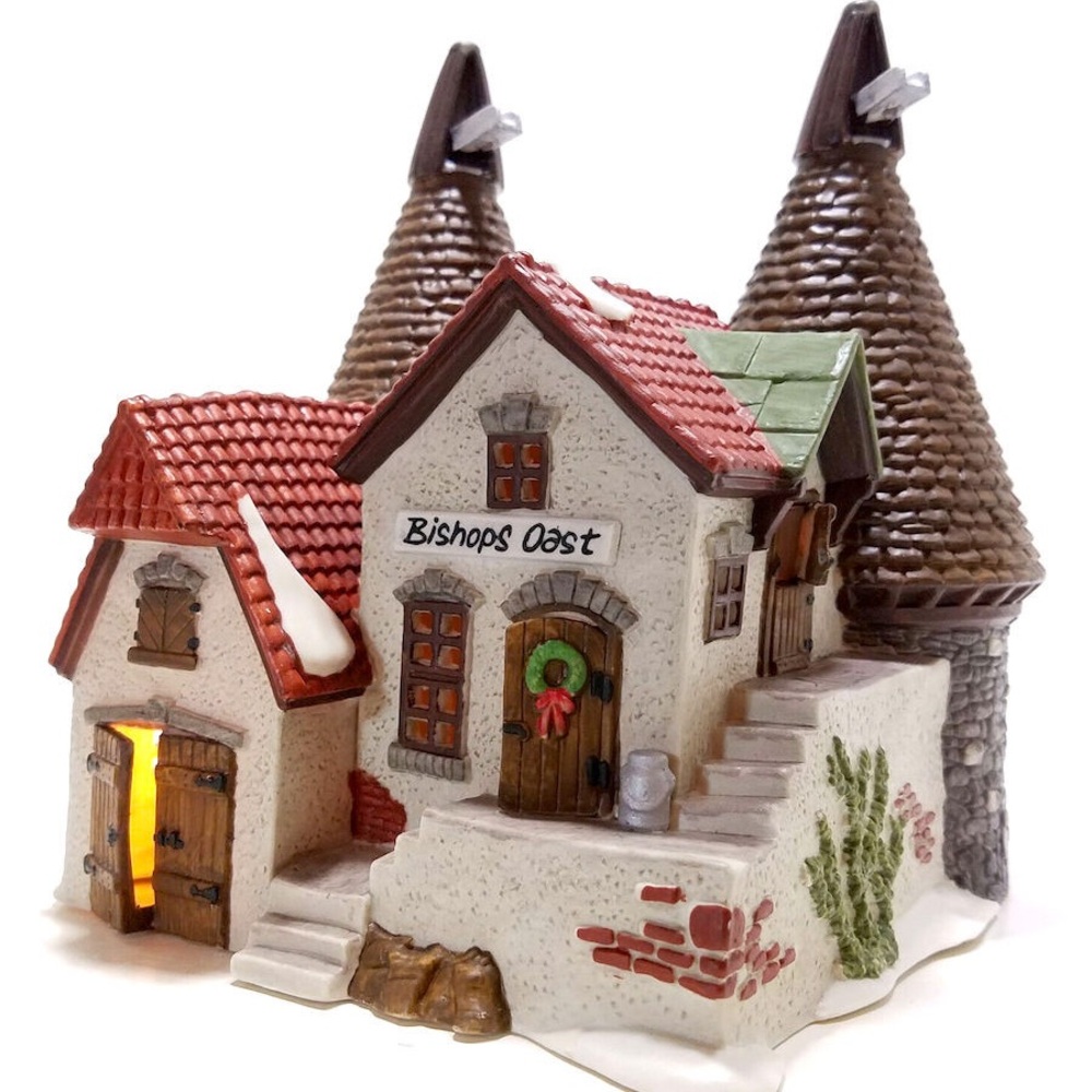 Department 56 Dickens Village lighted house, Bishop Oast House New in box w/cord